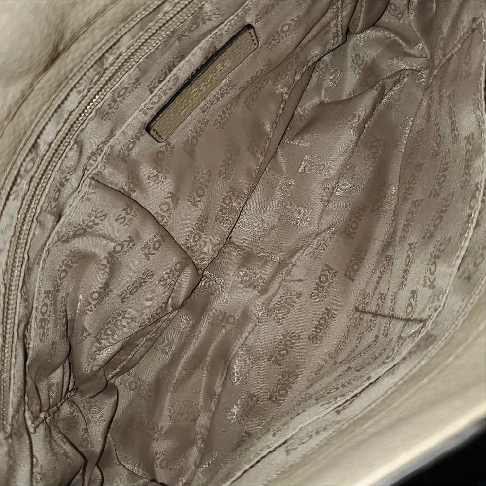Authentic Michael Kors Whipped Chelsea - Picture 4 of 11